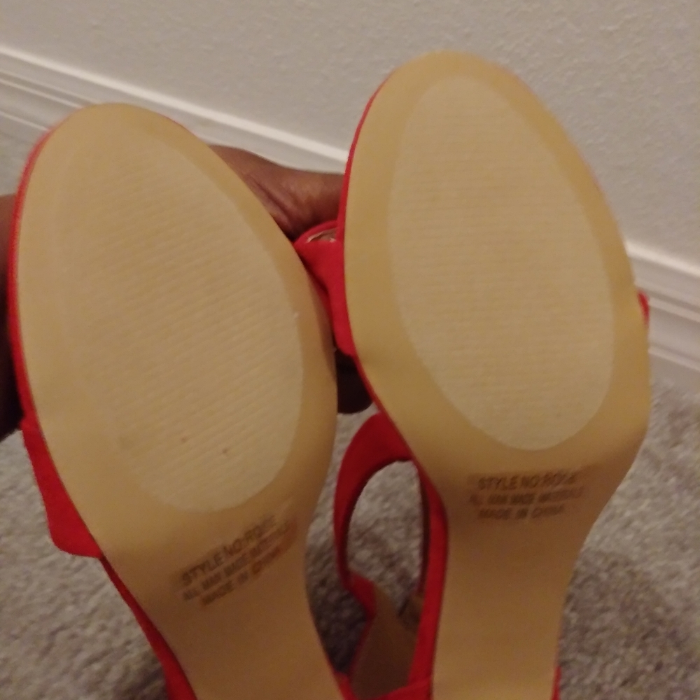 Heels - Picture 3 of 3